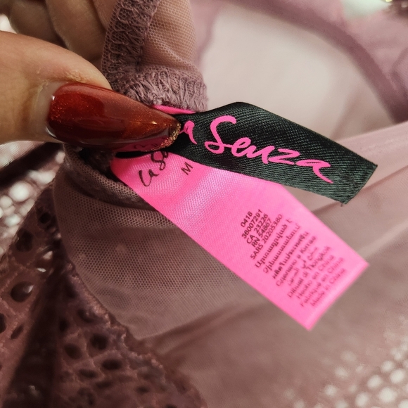 La Senza Lace Bodysuit Lot Pink Purple Lace Lingerie Teddy Size Medium Underwire - Picture 5 of 13